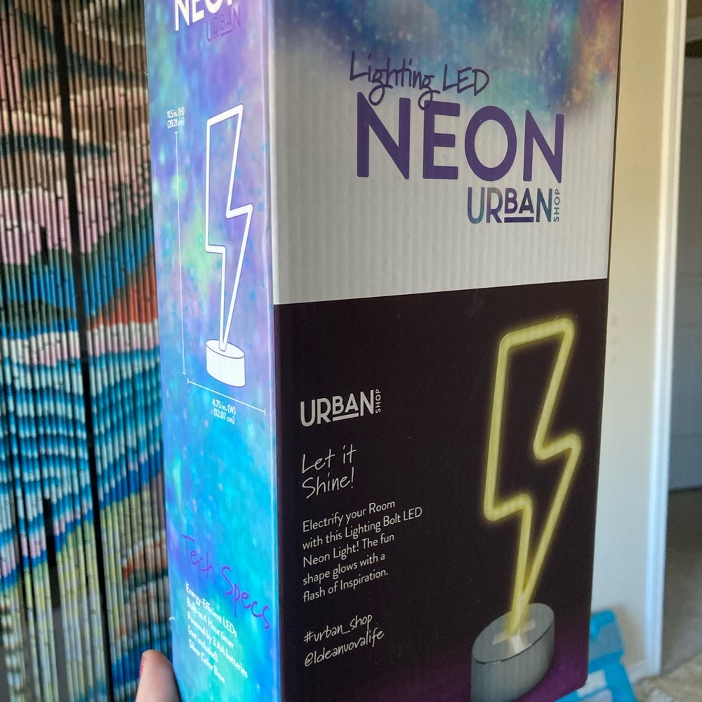 LED neon lightning bolt